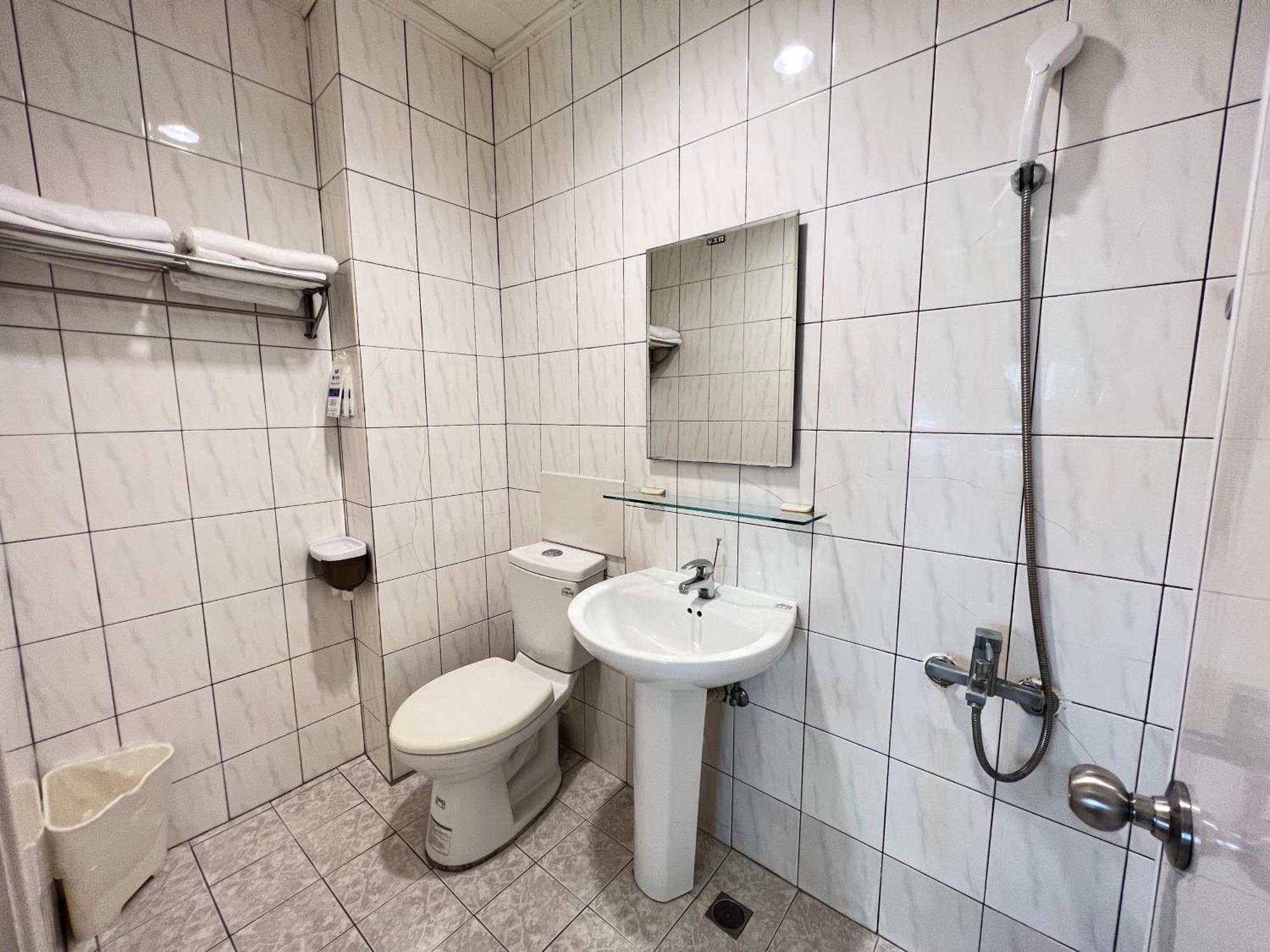 微趣 Wechill Hotel Tainan Buitenkant foto