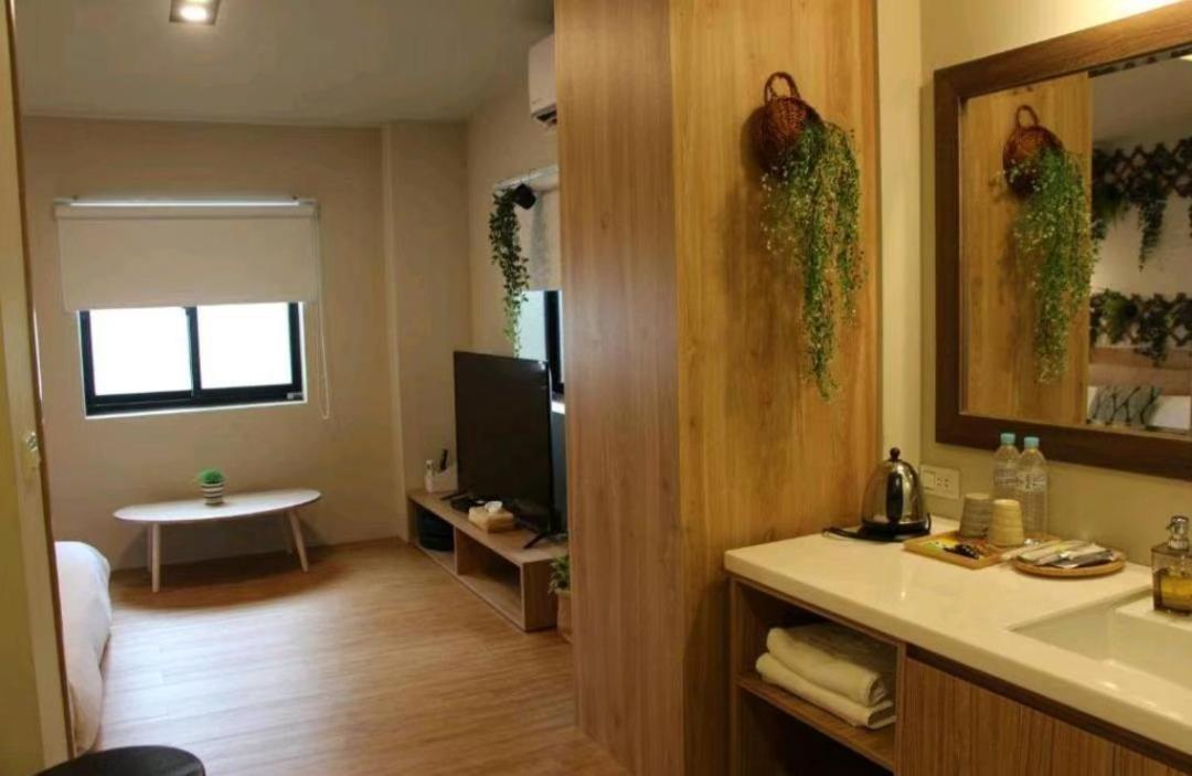 微趣 Wechill Hotel Tainan Buitenkant foto